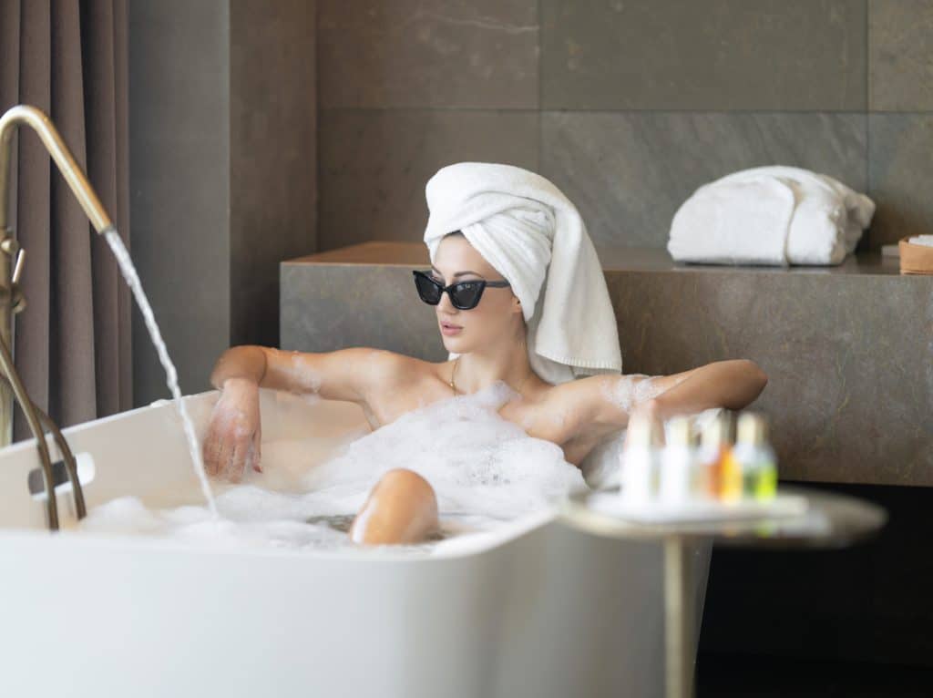 kąpiel relaksacyjna to sposób na walkę ze stresem